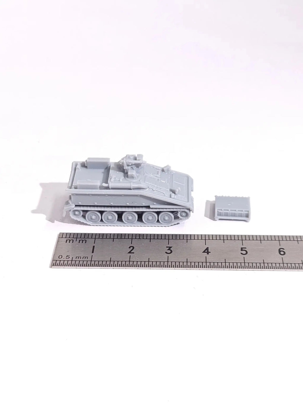 1/144 Scale FV102 Striker unpainted miniatures reisn Model kits