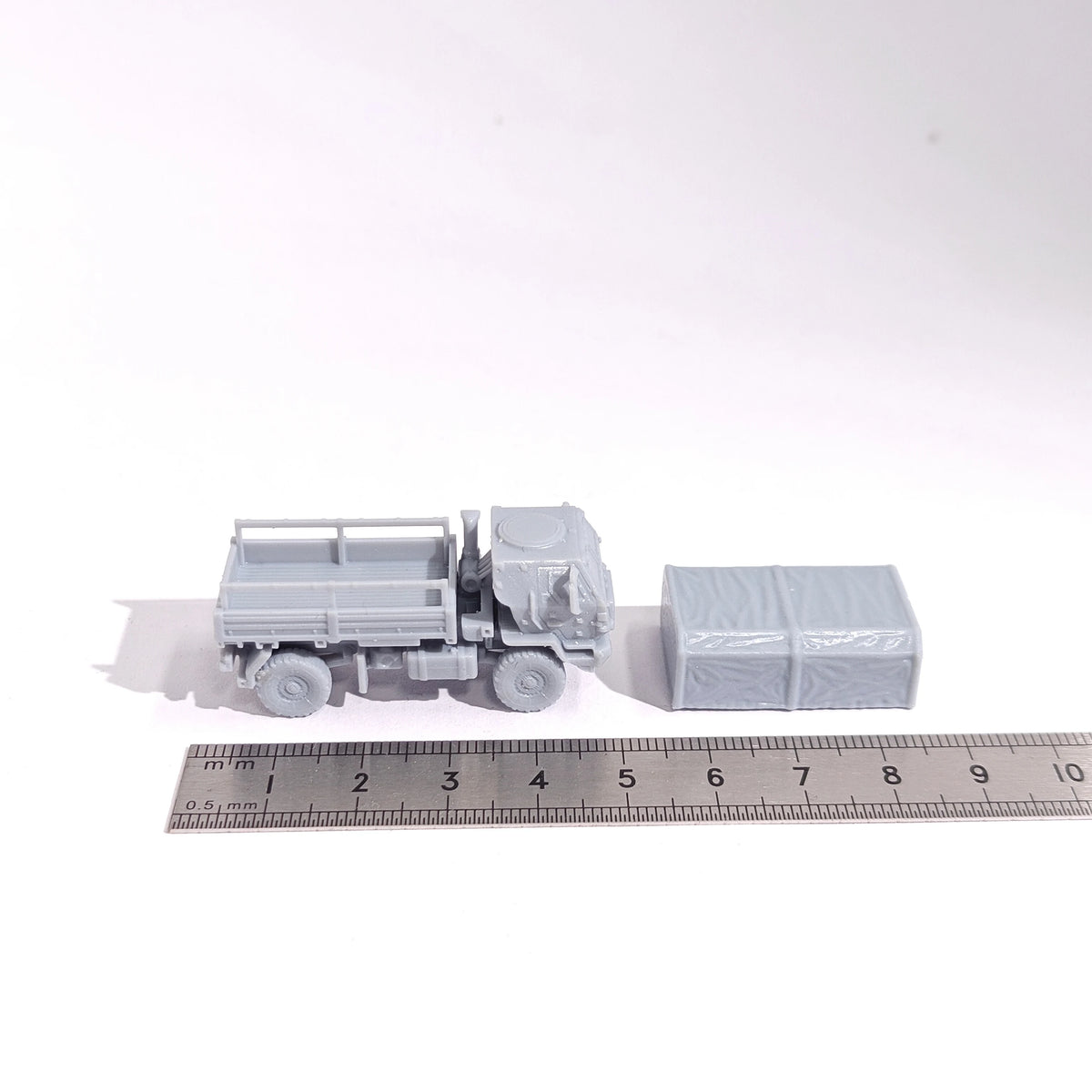 1/144 Scale LMTV M1078 Cargo Truck unpainted miniatures reisn Model kits