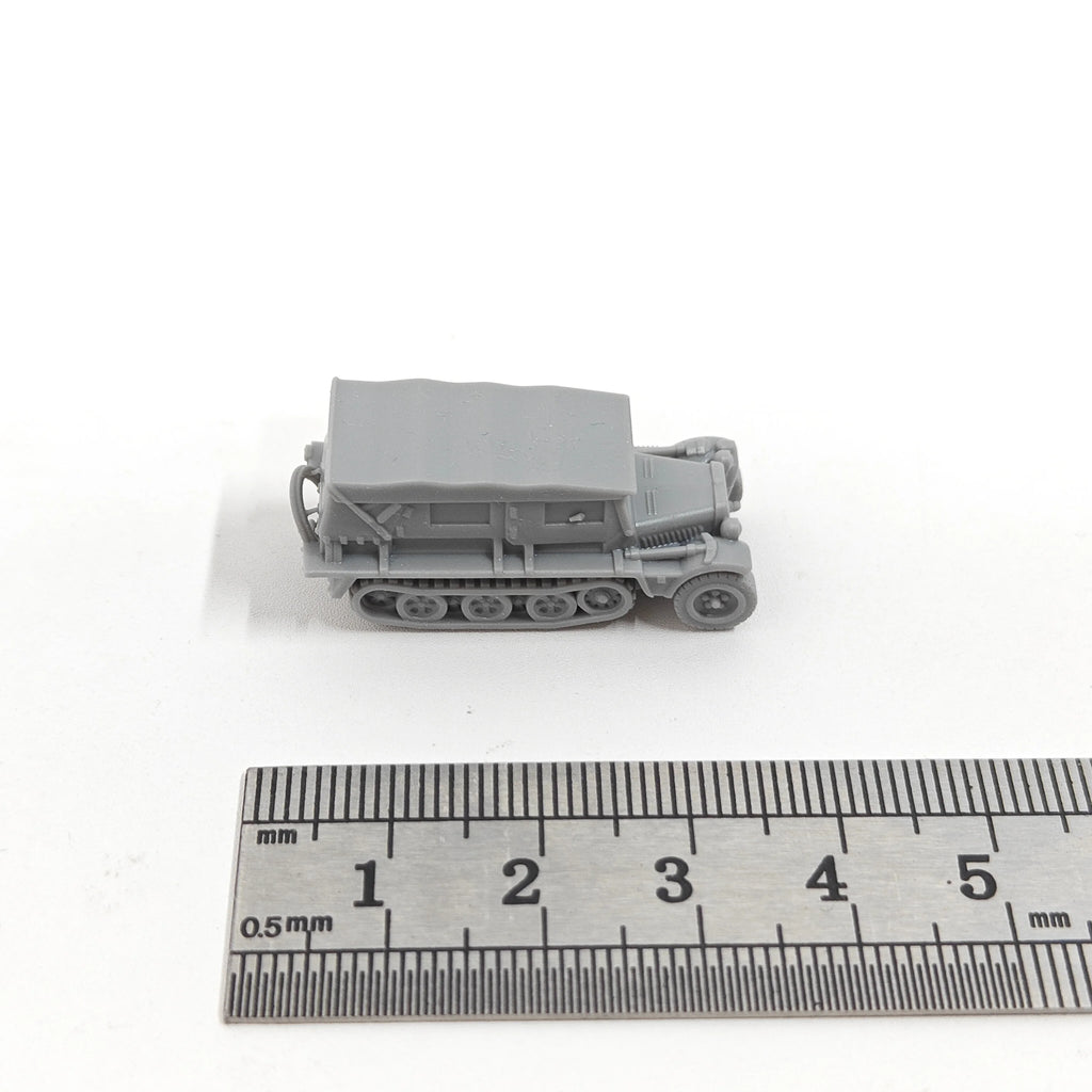 1/144 Scale Sd.Kfz.10 Gepanzerte(tow closed) Model kits