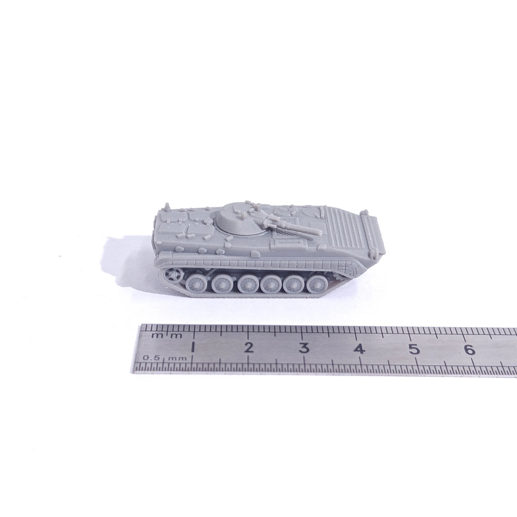 1/144 Scale BMP-1 infantry fighting vehicle unpainted miniatures reisn Model kits