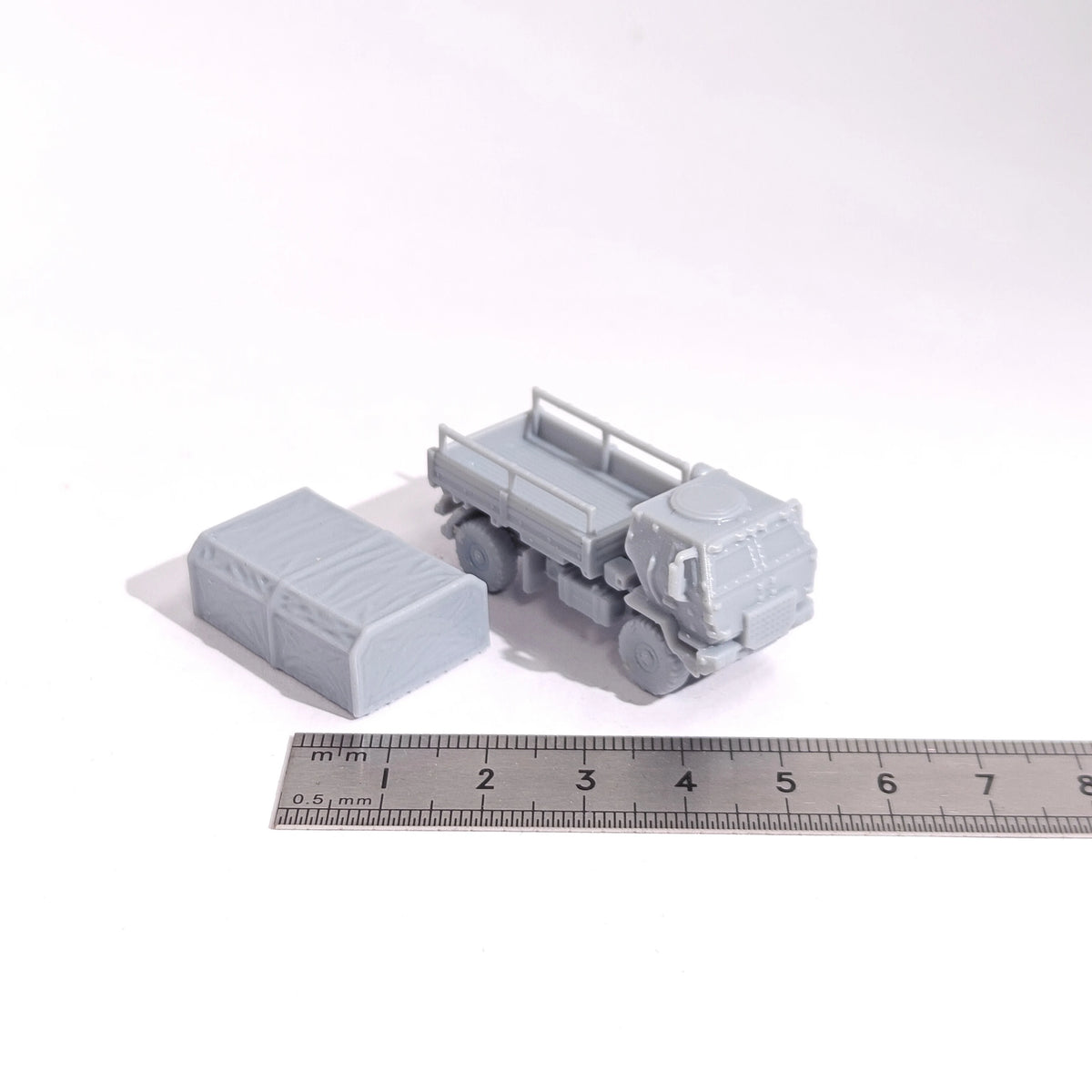 1/144 Scale LMTV M1078 Cargo Truck unpainted miniatures reisn Model kits