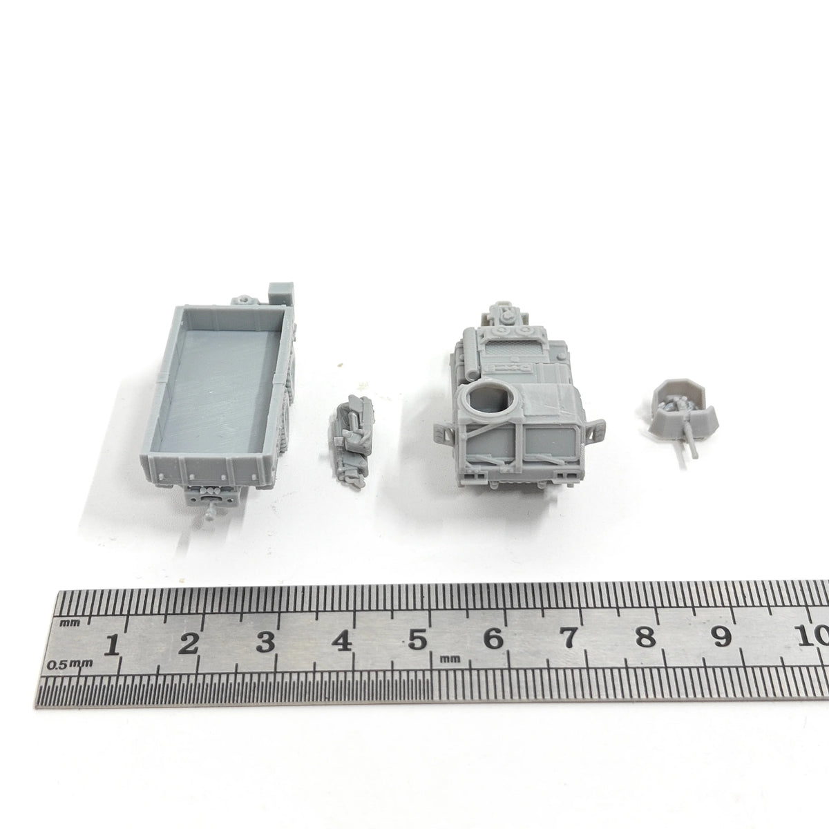 1/144 Scale M977 Heavy Expanded Mobility Tactical Truck MODEL KIT
