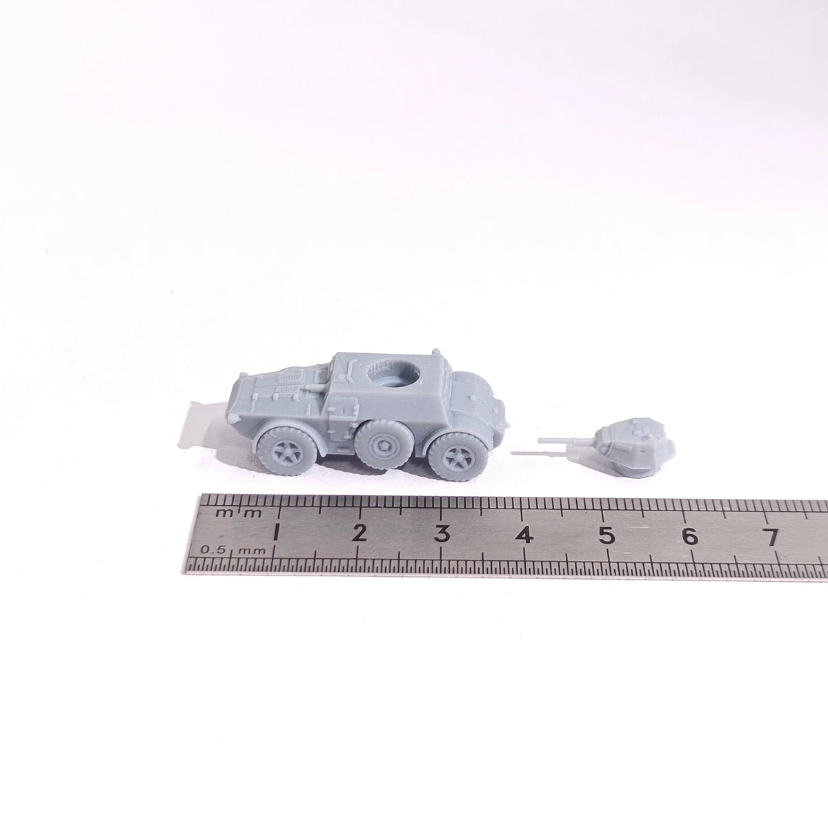 1/144 Scale Autoblinda AB41 armoured car unpainted miniatures reisn Model kits