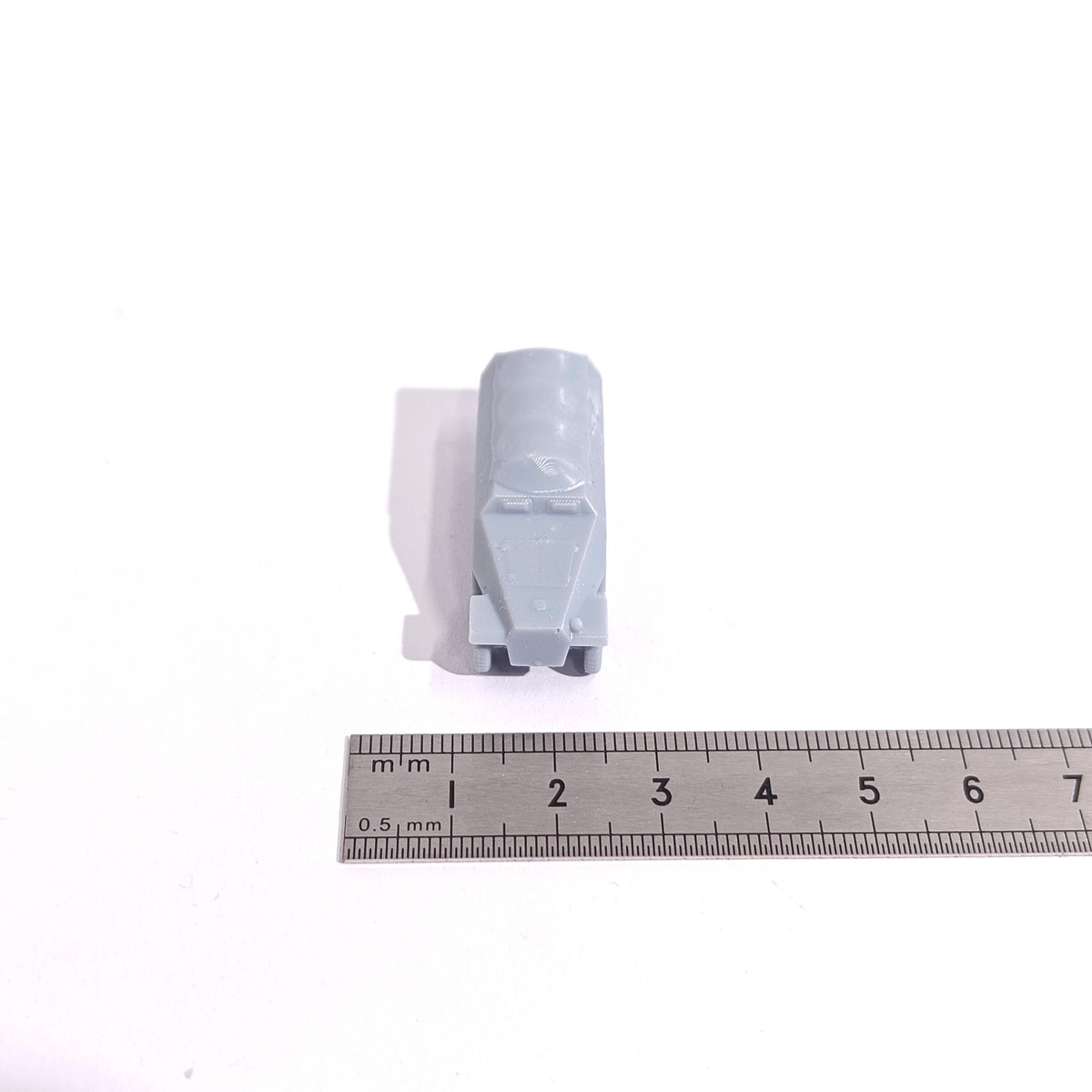 1/144 Scale Sd.Kfz.251(closed) unpainted miniatures reisn Model kits