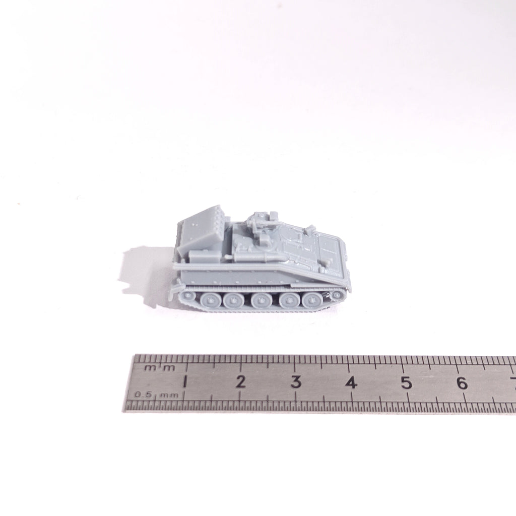 1/144 Scale FV102 Striker unpainted miniatures reisn Model kits