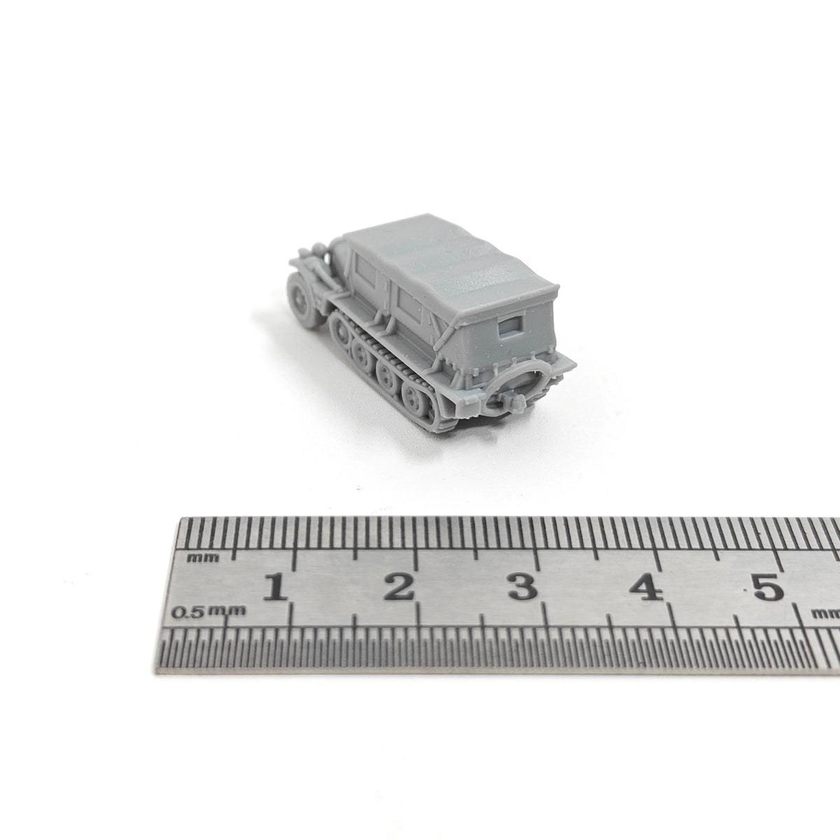 1/144 Scale Sd.Kfz.10 Gepanzerte(tow closed) Model kits