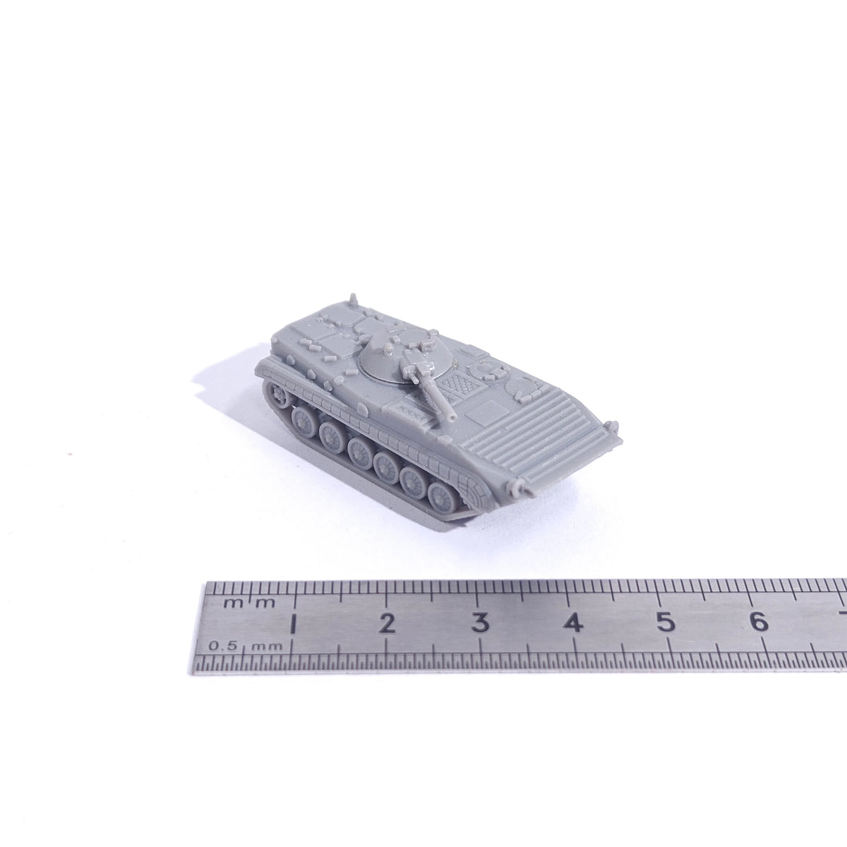 1/144 Scale BMP-1 infantry fighting vehicle unpainted miniatures reisn Model kits