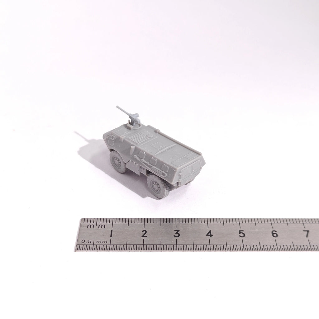 1/144 Scale Renault VAB wheeled APC unpainted miniatures reisn Model kits